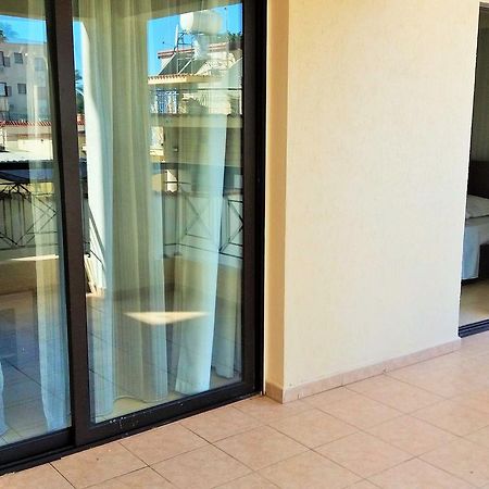 101 Mandritis Court Lägenhet Larnaca Exteriör bild